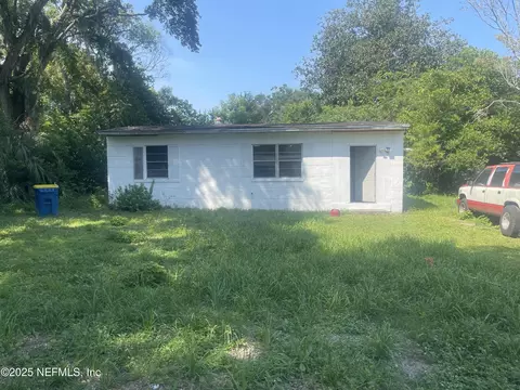 8942 Jefferson Ave, Jacksonville, FL 32208