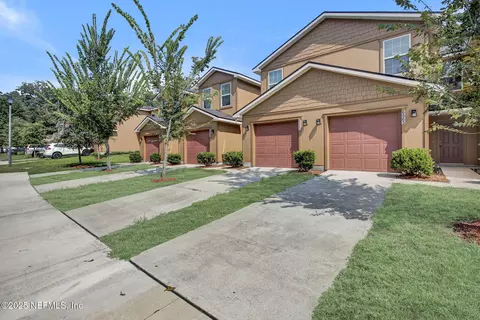 6865 Lake Mist Ln, Jacksonville, FL 32210