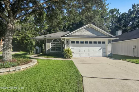 681 Lockwood Ln, Saint Johns, FL 32259