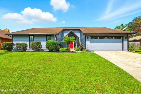 8462 Sand Point Dr W, Jacksonville, FL 32244