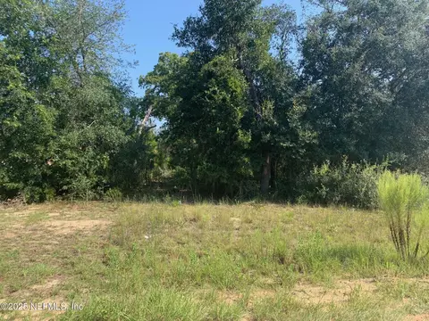 110 Franklin Dr, Hawthorne, FL 32640