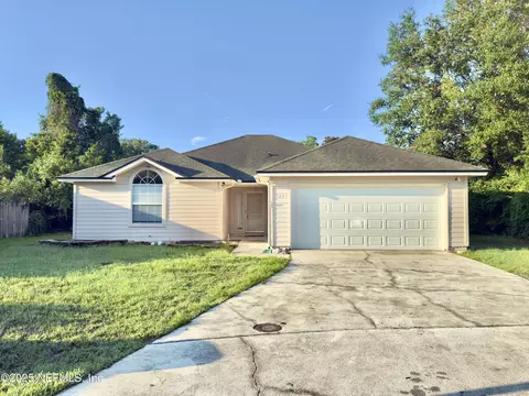 3282 Cancun Dr E, Jacksonville, FL 32225