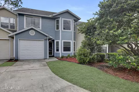 8211 Loch Avon Ct, Jacksonville, FL 32244