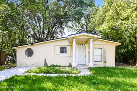6848 Tinkerbell Ln, Jacksonville, FL 32210