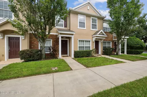 8103 Summergate Ct, Jacksonville, FL 32256