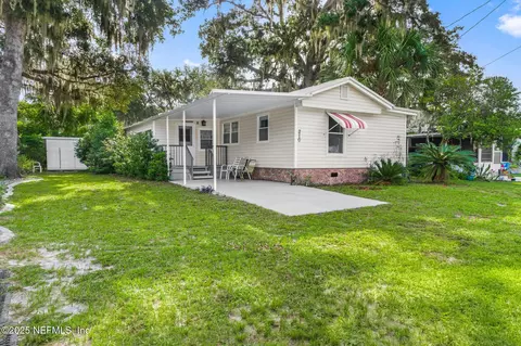 210 Camellia Dr, Satsuma, FL 32189