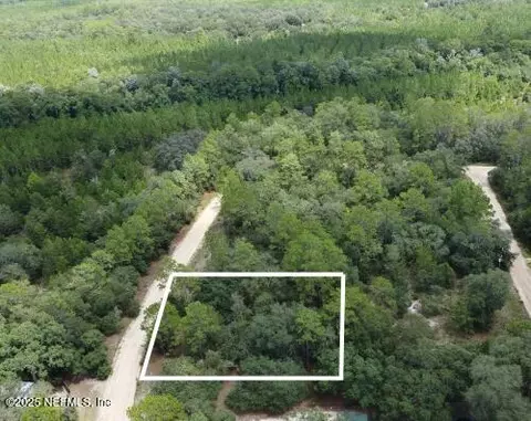 000 Britt, Interlachen, FL 32148