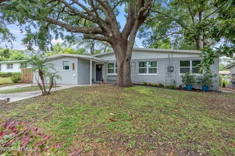 6837 Tom Thumb Dr, Jacksonville, FL 32210