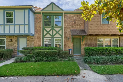 8222 Kensington Sq, Jacksonville, FL 32217