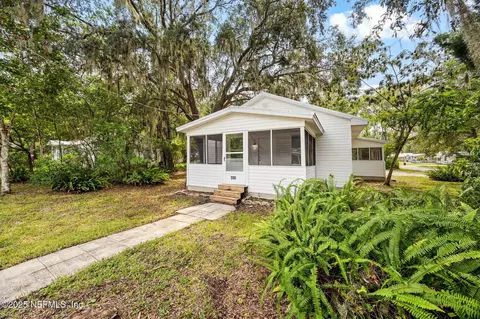 300 E Cochran Ave, Hastings, FL 32145
