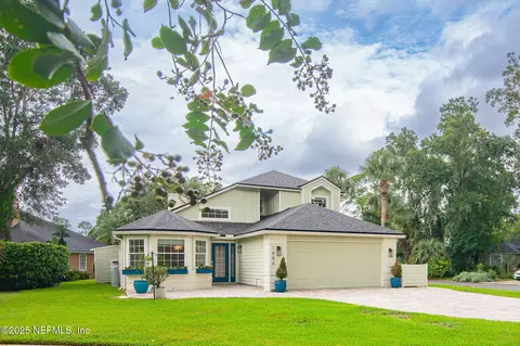 1886 Cardinal Ct, Jacksonville Beach, FL 32250