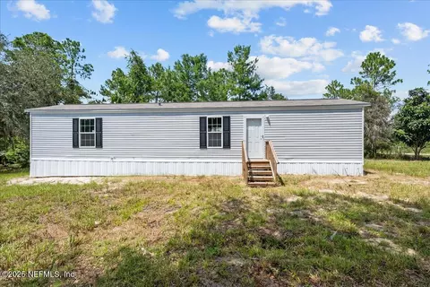 809 Minnesota Ave, Satsuma, FL 32189