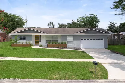 939 N Grove Park Dr, Orange Park, FL 32073
