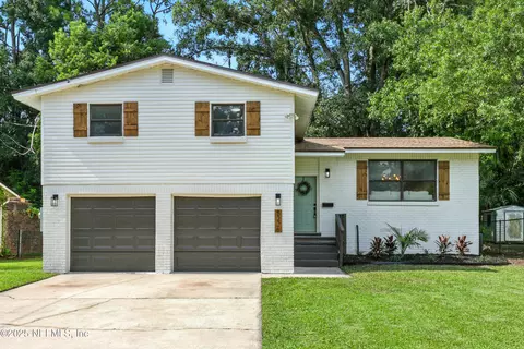 5226 Dostie Dr, Jacksonville, FL 32209