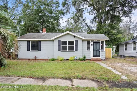 8126 Paul Jones Dr, Jacksonville, FL 32208