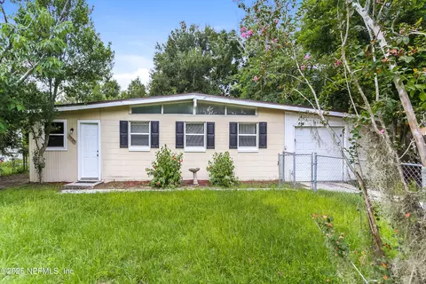 7029 King Arthur Rd N, Jacksonville, FL 32211