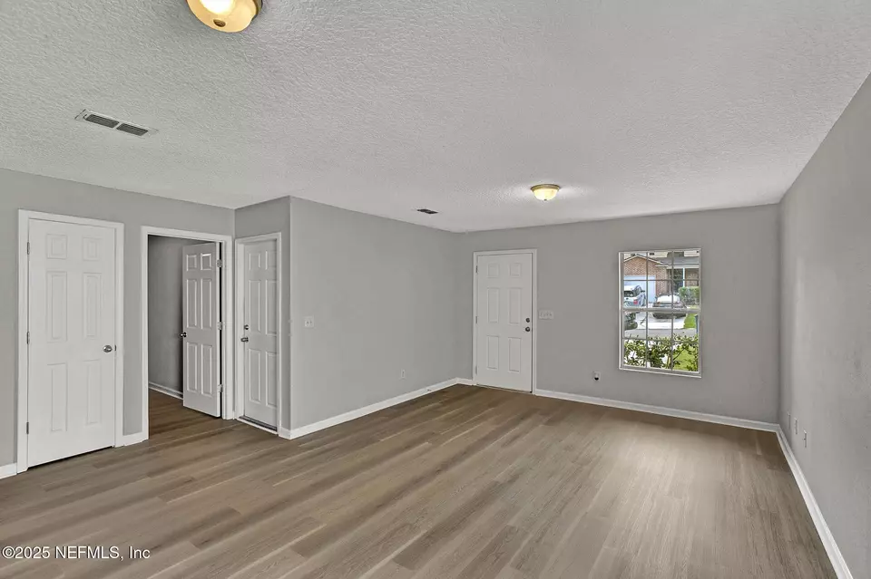 Living - 8437 India Ave, Jacksonville, FL 32211 photo 2 of 5
