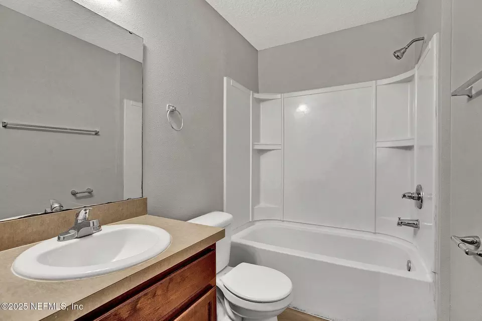 Bath - 8437 India Ave, Jacksonville, FL 32211 photo 1 of 2