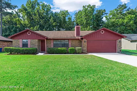 926 Chalmet Ln, Jacksonville, FL 32218