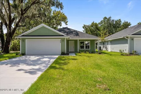 306 S 14th St, Palatka, FL 32177