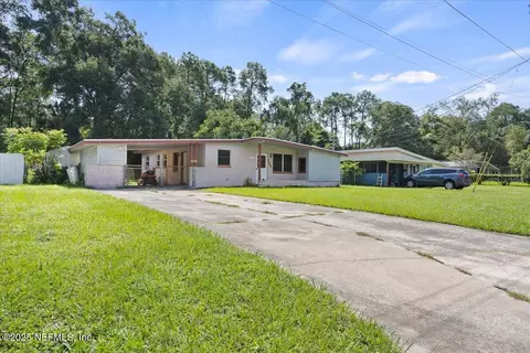 1665 Louvre Dr, Jacksonville, FL 32221