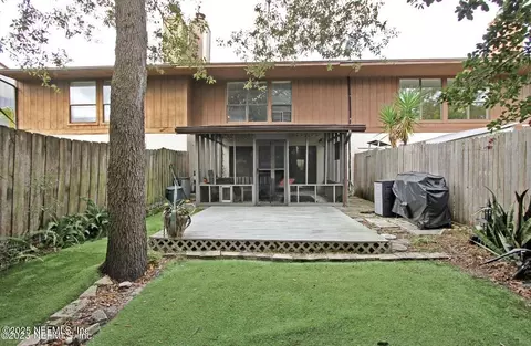 1113 Lee Rd, Jacksonville, FL 32225