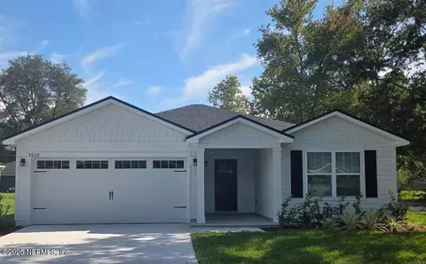3028 Harbison St, Jacksonville, FL 32218