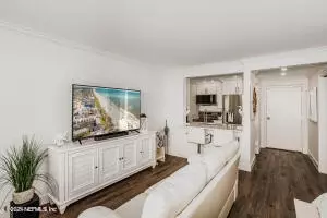 221 13th Ave N #104B, Jacksonville Beach, FL 32250