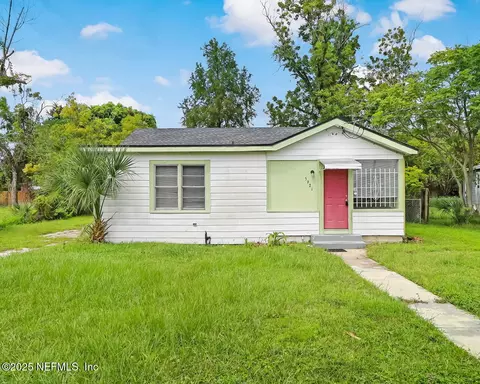 5921 Silver Plz, Jacksonville, FL 32208