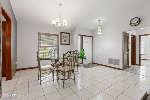 Dining - 10930 Grand Trunk Ln, Jacksonville, FL 32257 photo 1 of 2