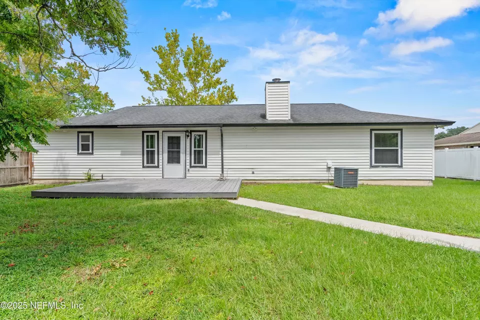 Exterior - 10930 Grand Trunk Ln, Jacksonville, FL 32257 photo 3 of 4