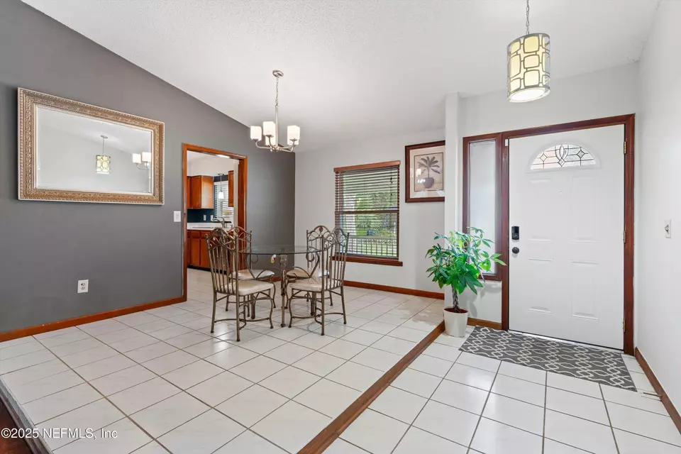 Dining - 10930 Grand Trunk Ln, Jacksonville, FL 32257 photo 2 of 2