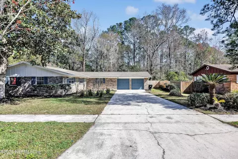 947 Grove Park Dr, Orange Park, FL 32073