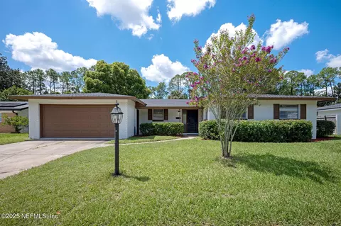 4714 Glorianne Cir E, Jacksonville, FL 32207