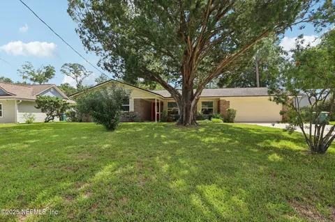 12221 Governors Dr W, Jacksonville, FL 32223