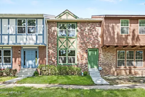 8209 Kensington Sq, Jacksonville, FL 32217