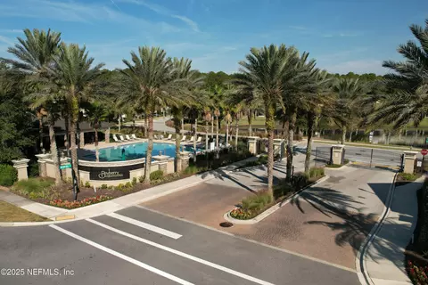 7025 Coldwater Dr, Jacksonville, FL 32258
