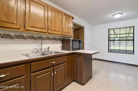 Kitchen - 54230 Heller Rd, Callahan, FL 32011 photo 3 of 4