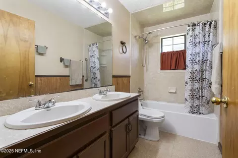 Bath - 54230 Heller Rd, Callahan, FL 32011 photo 1 of 2