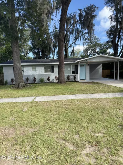 349 Uranus Ln, Orange Park, FL 32073