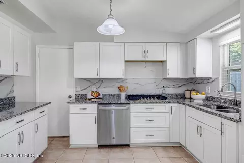 Kitchen - 237 Renne Dr N, Jacksonville, FL 32218 photo 1 of 4
