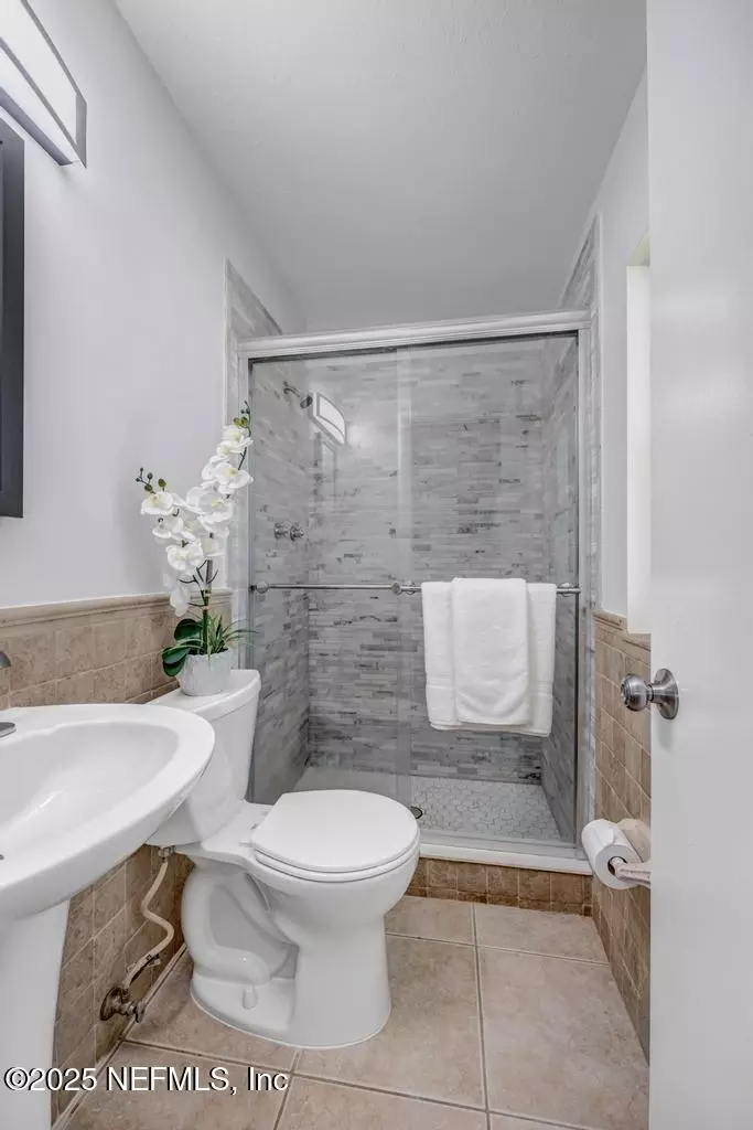 Bath - 237 Renne Dr N, Jacksonville, FL 32218 photo 1 of 3