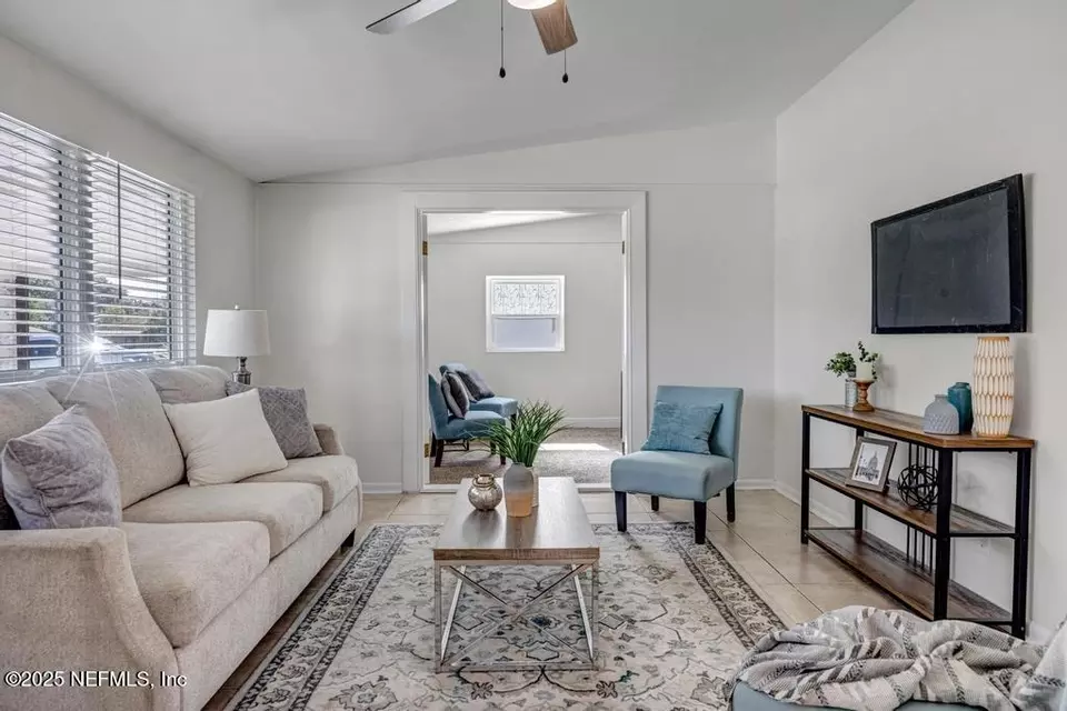 Living - 237 Renne Dr N, Jacksonville, FL 32218 photo 4 of 4