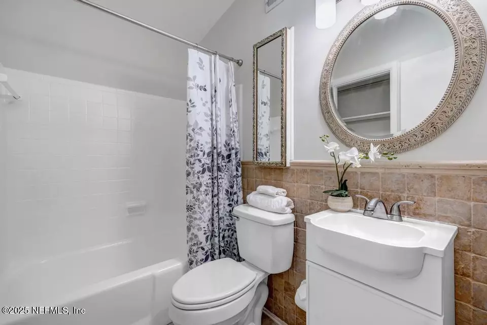 Bath - 237 Renne Dr N, Jacksonville, FL 32218 photo 3 of 3