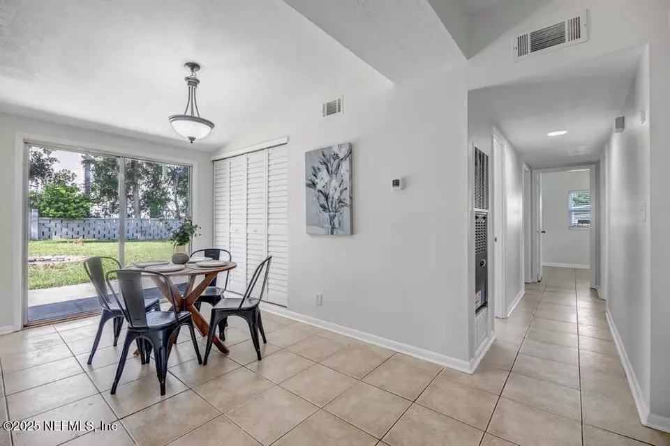 Dining - 237 Renne Dr N, Jacksonville, FL 32218 photo 1 of 2