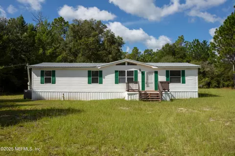 5803 Cactus Hill Dr, Melrose, FL 32666