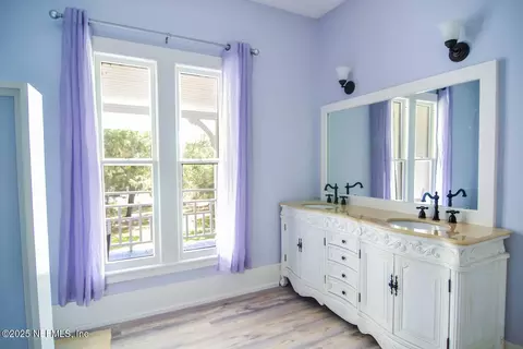 Bath - 103 Beacon St, Interlachen, FL 32148 photo 2 of 4