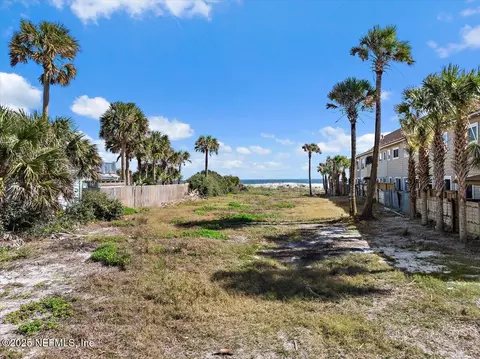 1039 Beach Ave, Atlantic Beach, FL 32233