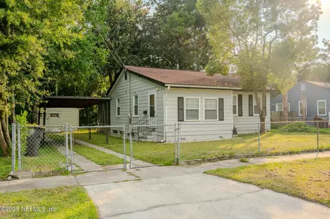 4916 Dundee Rd, Jacksonville, FL 32210