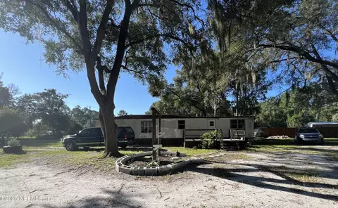 205 Gas Pipeline Rd, Palatka, FL 32177
